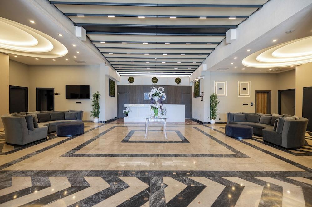 روزيرا مار إن لاكشري منطقة الاستقبال