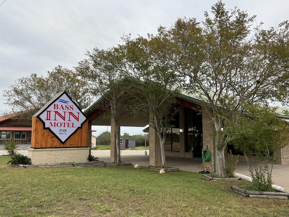 Bass Inn - Choke Canyon National Park