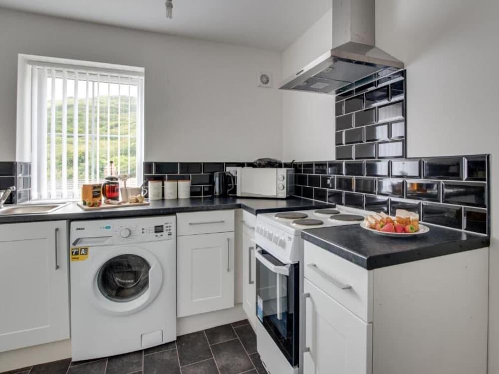 بيتش ري ت ر ه هيو تيشاي ايسي ي2ان سكينيغروف مطبخ خاص