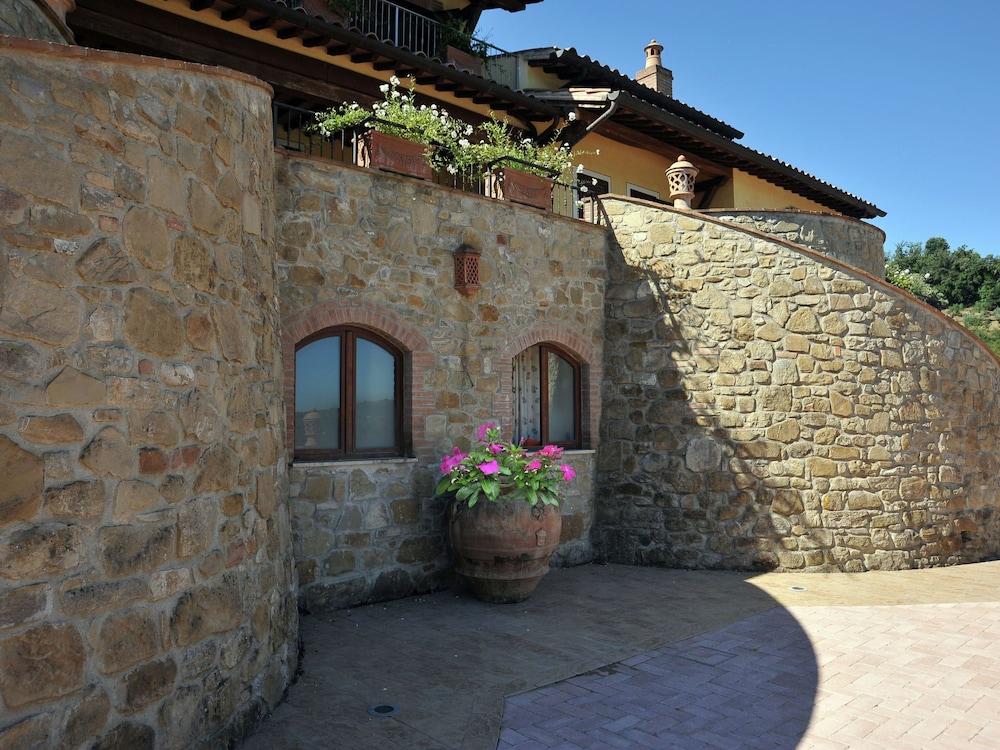 Apartment in Villa With Swimming Pool Exterior