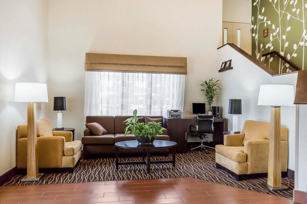 Sleep Inn Columbia Gateway Lobby
