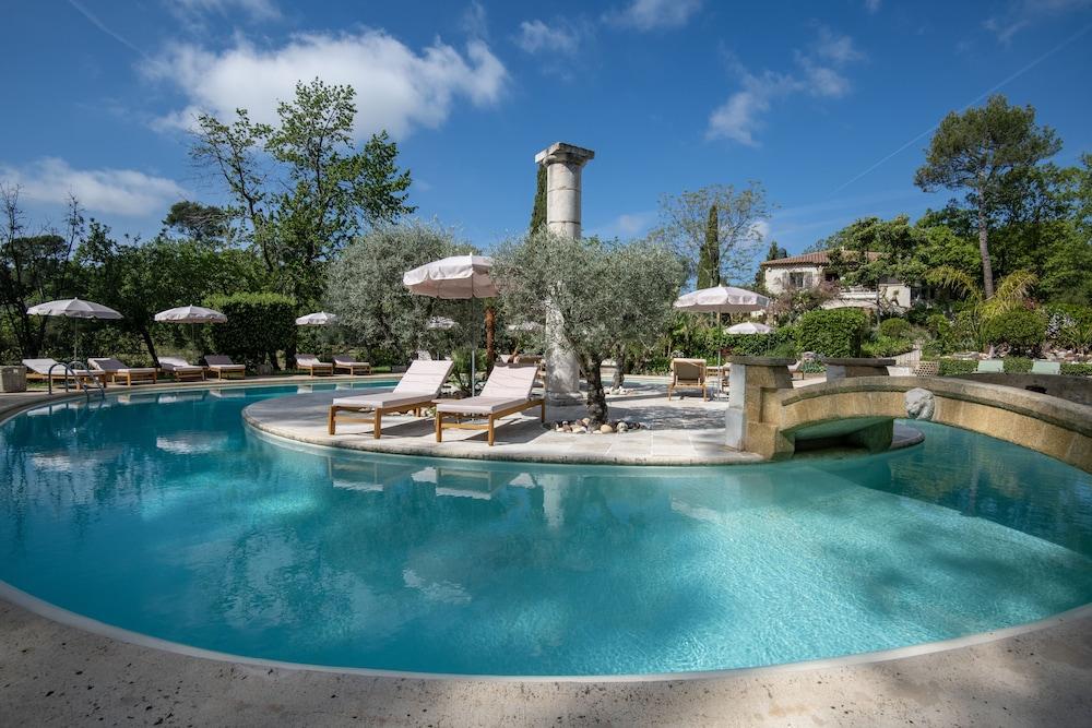 أوتل ليه ميسيوج