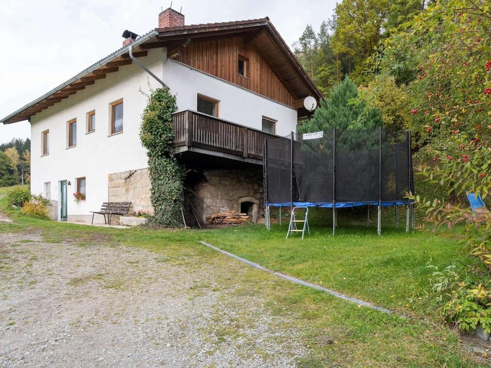 Beautiful Holiday Home in Viechtach With Views Exterior