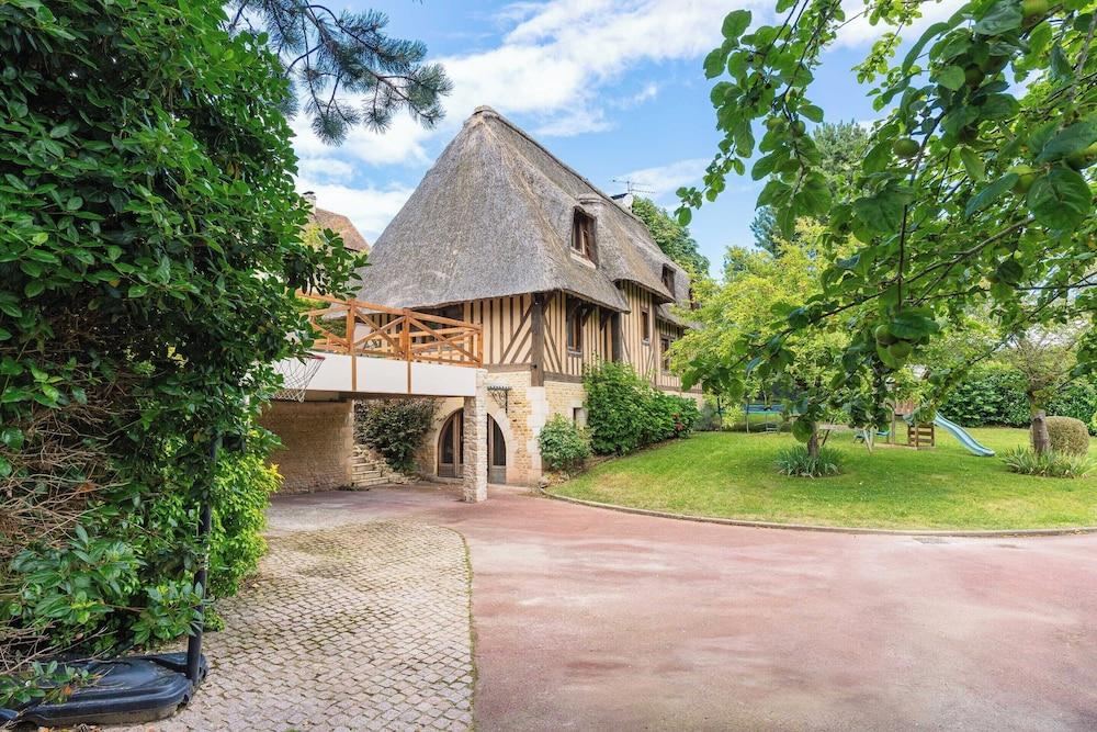 Haven of Peace With Heated Pool and Garden Exterior