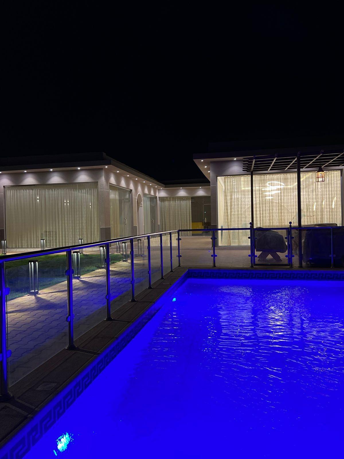 شاليه بتصميم رائع ومسبح | 2590