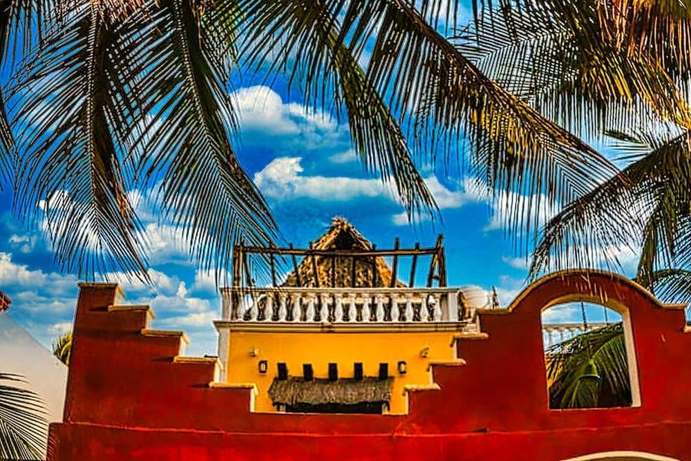 Beachfront Palapa In El Cuyo, Best Views Exterior