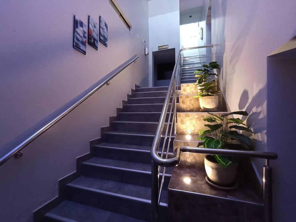 COLONIAL SUITE Reception