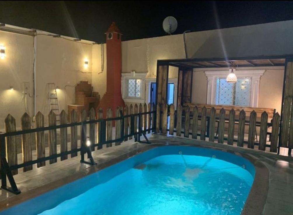 شاليه بتصميم مريح ومكبرات صوت | 3032 الصورة الأساسية