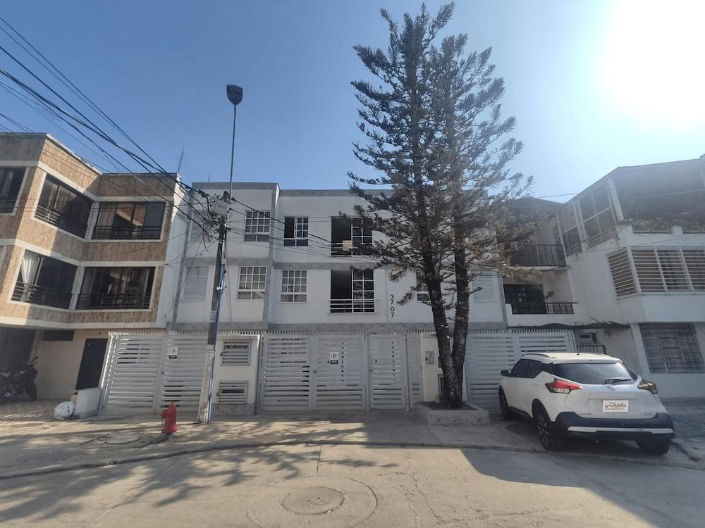 Apartaestudios San Fernando Exterior