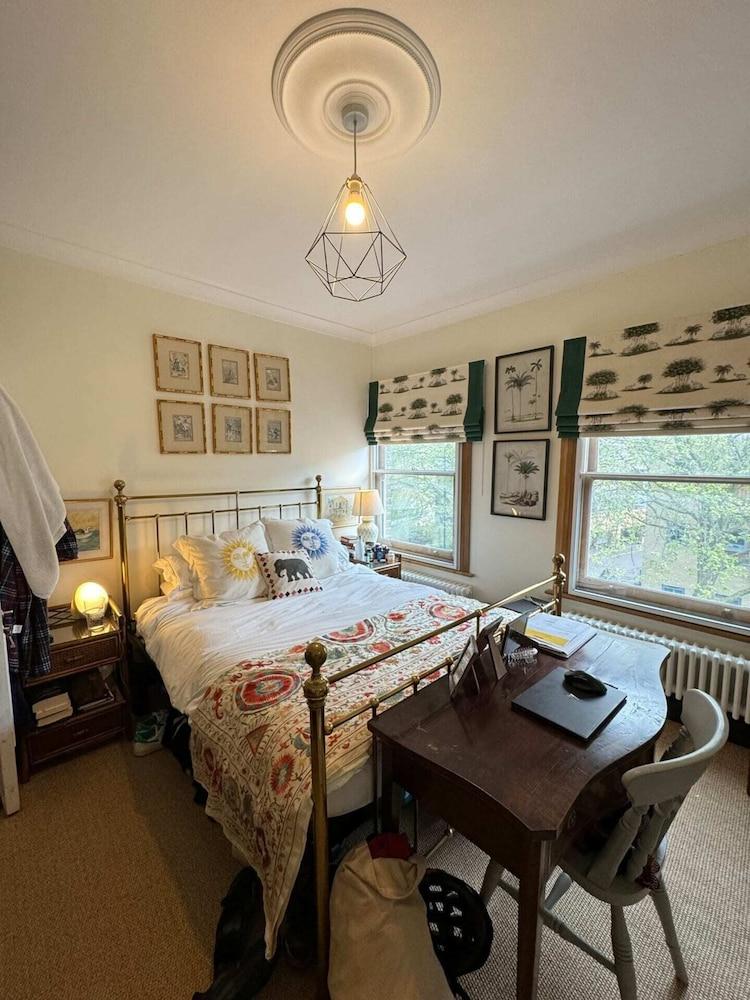 هوميلي فلات دب /تيريس، 3 مينس تو باترسيا بارك غرفة