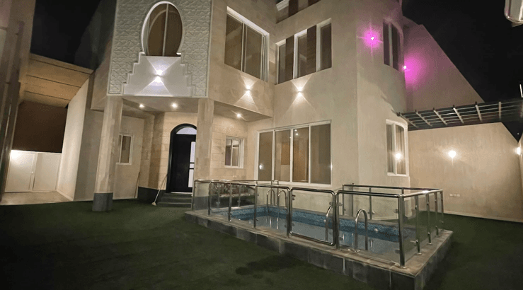 فيلا بتصميم أنيق ومسبح خارجى | 5813