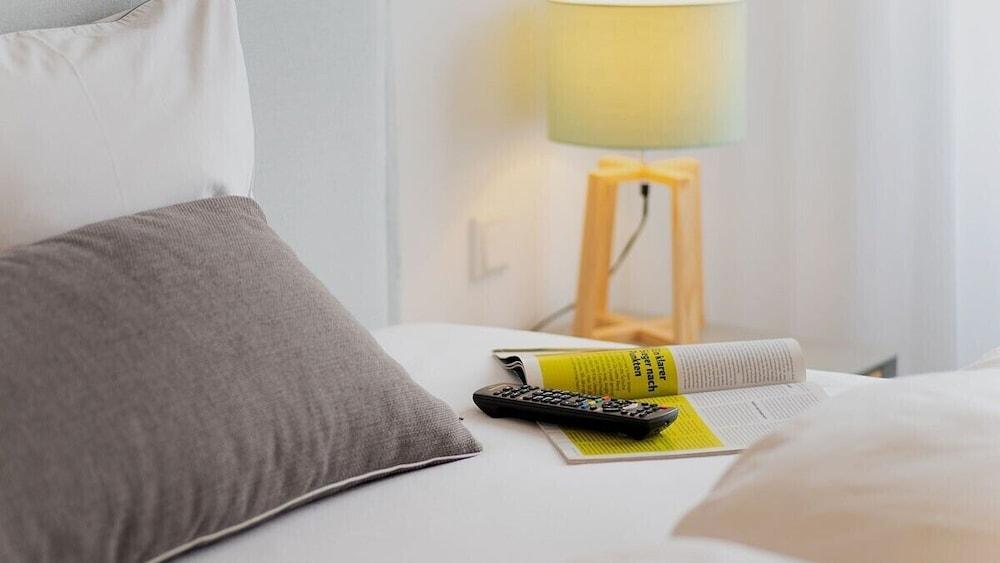 Carl.22 City Appartements Room