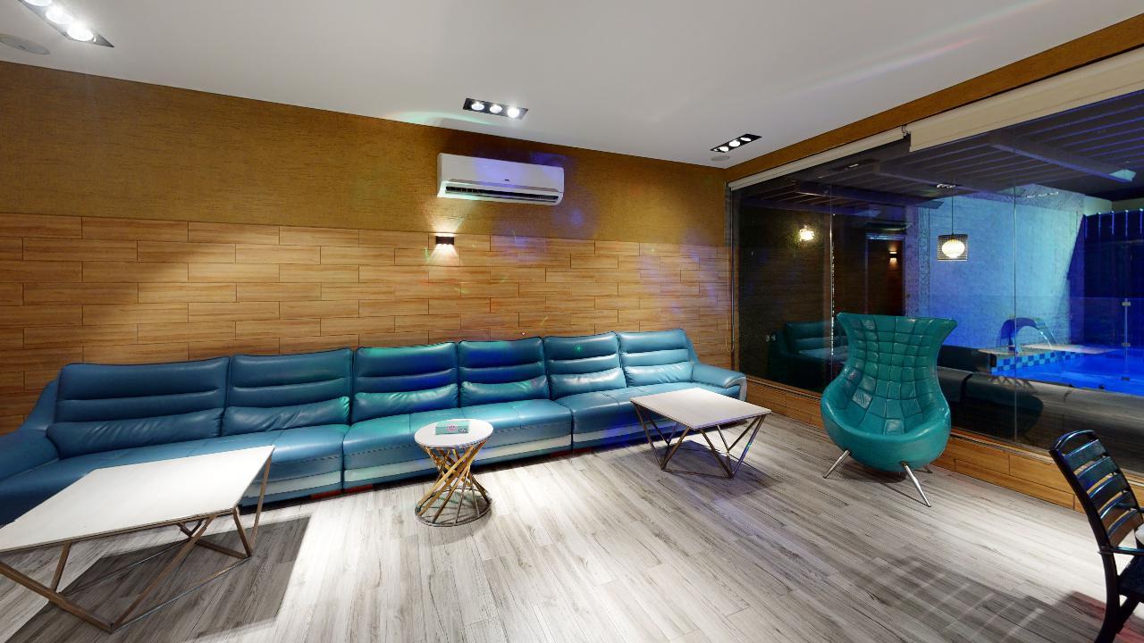 Comfy Chalet with Grass Lawn | 786