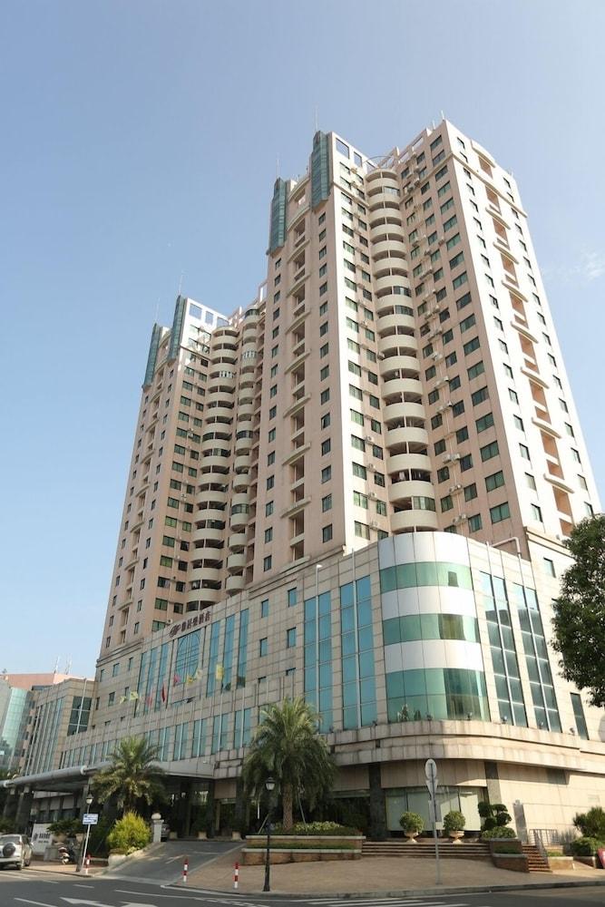 Agile Hotel Exterior