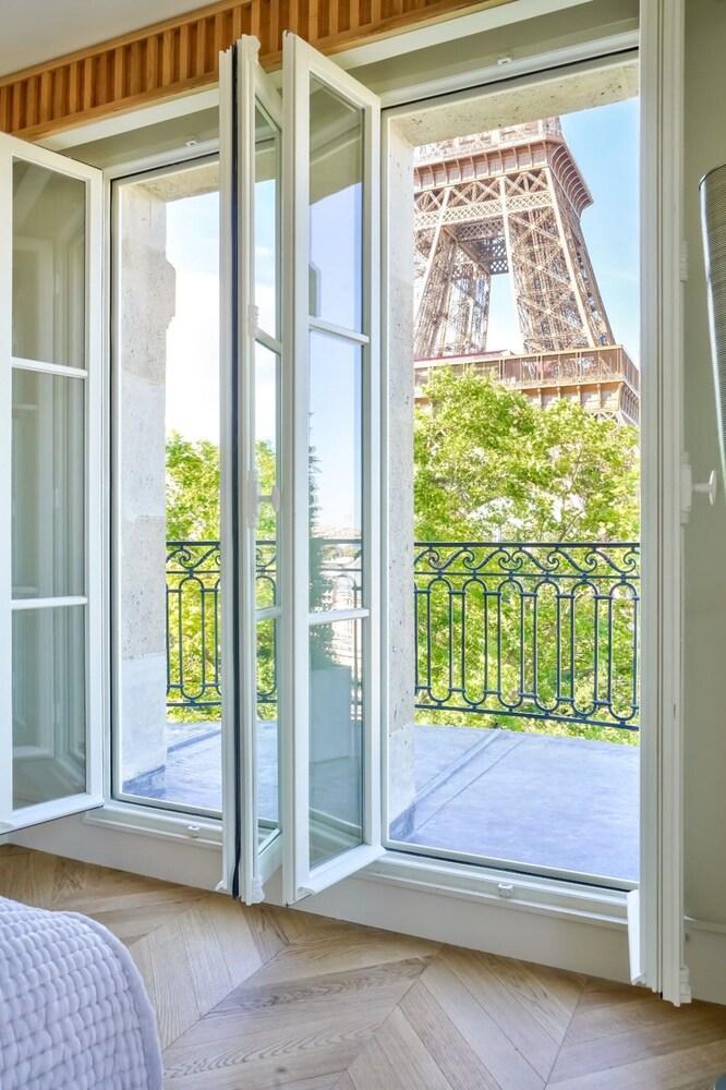 Exceptional Duplex - 4bed/8p - Eiffel Tower View Interior