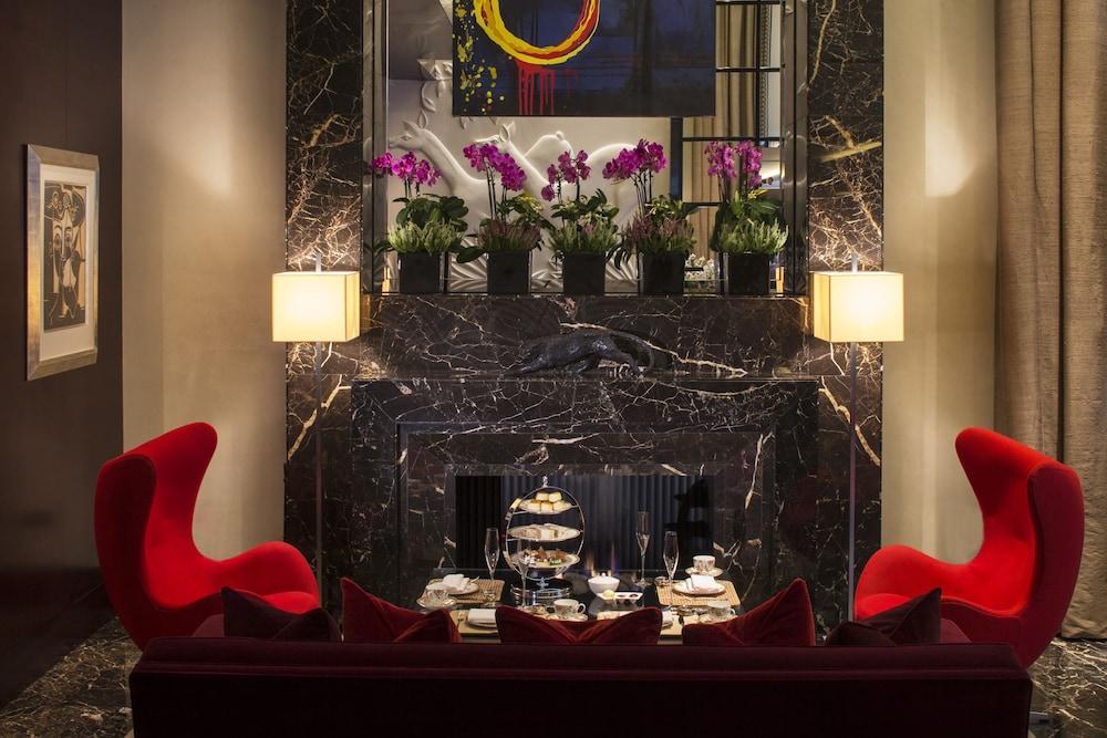 فور سيزونز هوتل لندن آت بارك لين منطقة الجلوس في الردهة