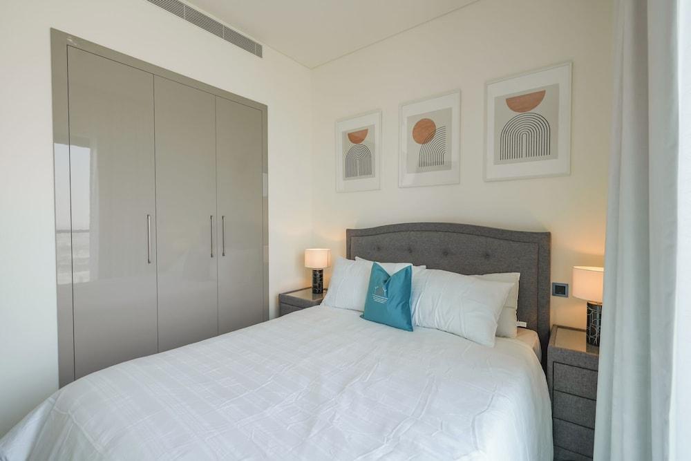 Yogi - Bright Apartment With Panoramic CityScape Views Room