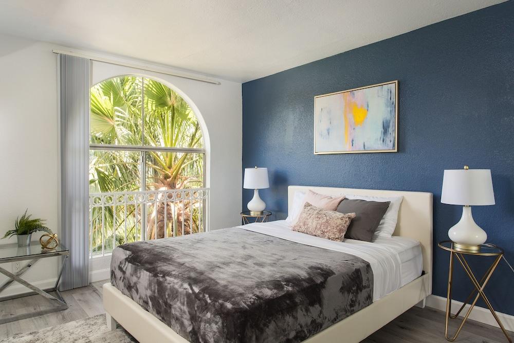 إكسترافاجانت هوليوود كوزمو سويتس غرفة