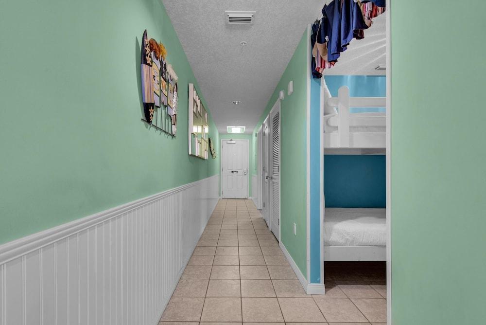 ديستين ويست جولفسايد نمبر 203