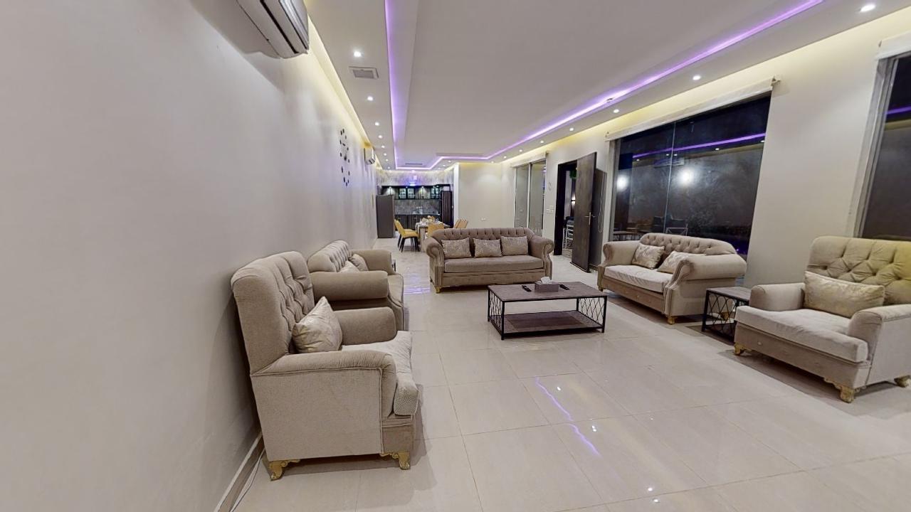Elegant Istiraha with Comfortable and Simple Furniture | 1470