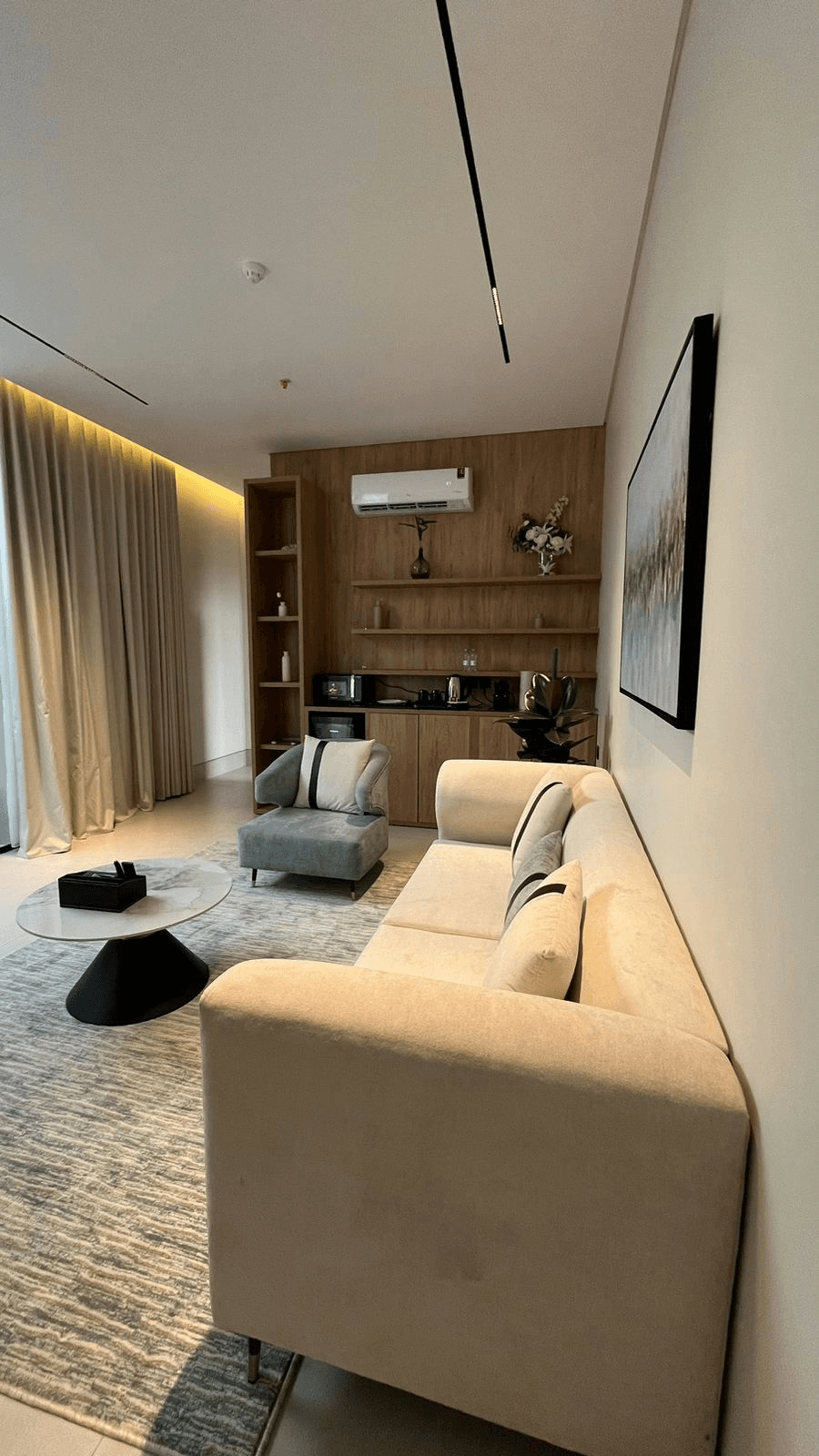 شاليه بتصميم انيق وبأثاث مريح وبسيط | 5421 منطقة المعيشة