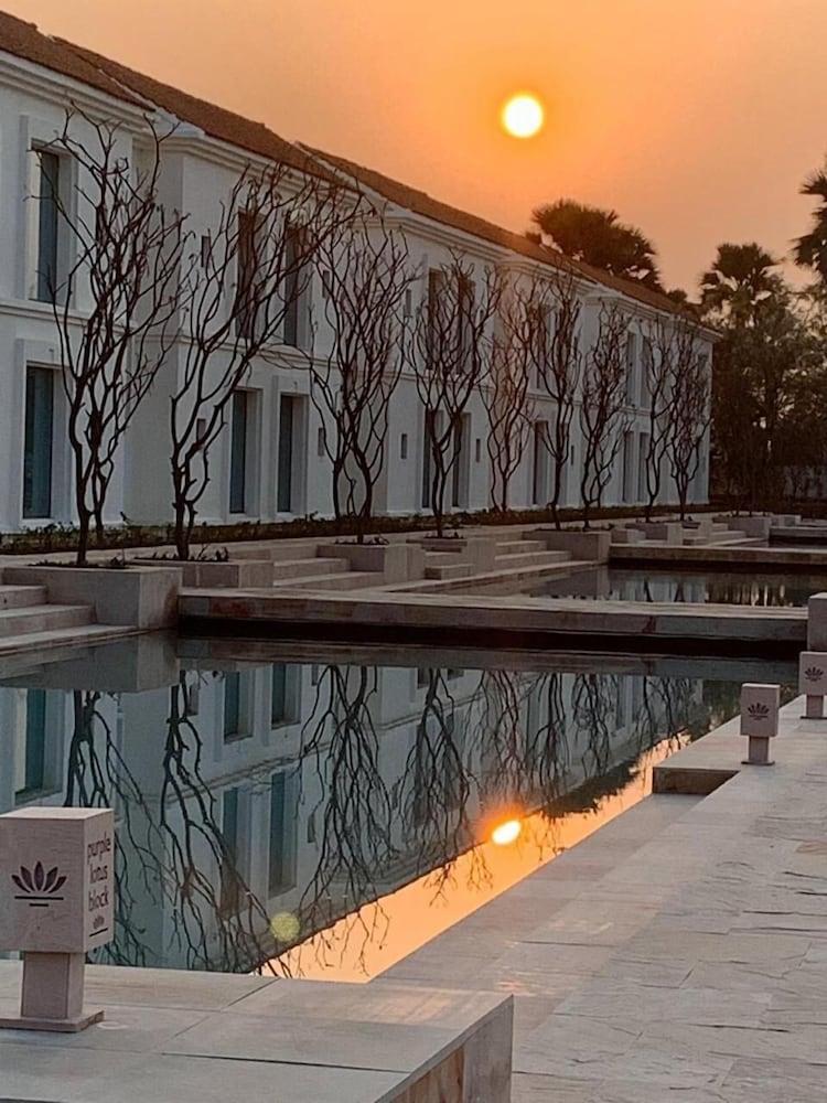 ماراسا ساروفار بريميير بودجايا المنطقة الخارجية