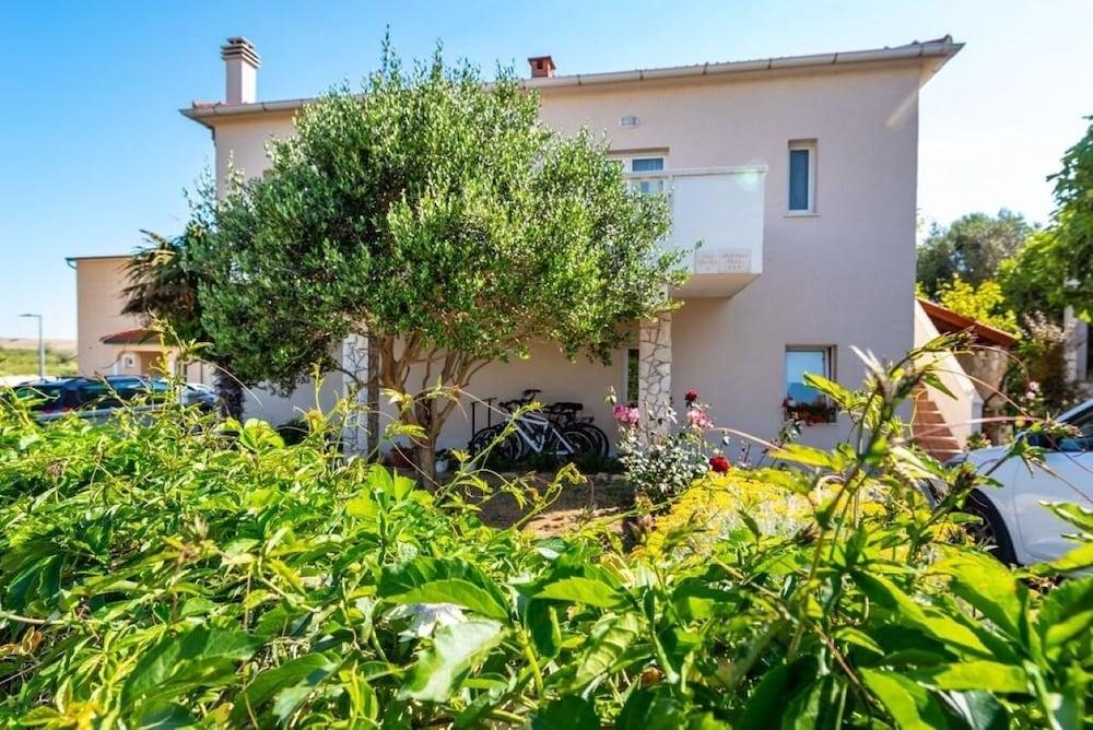 San - Comfortable and Great Location - A2 Exterior