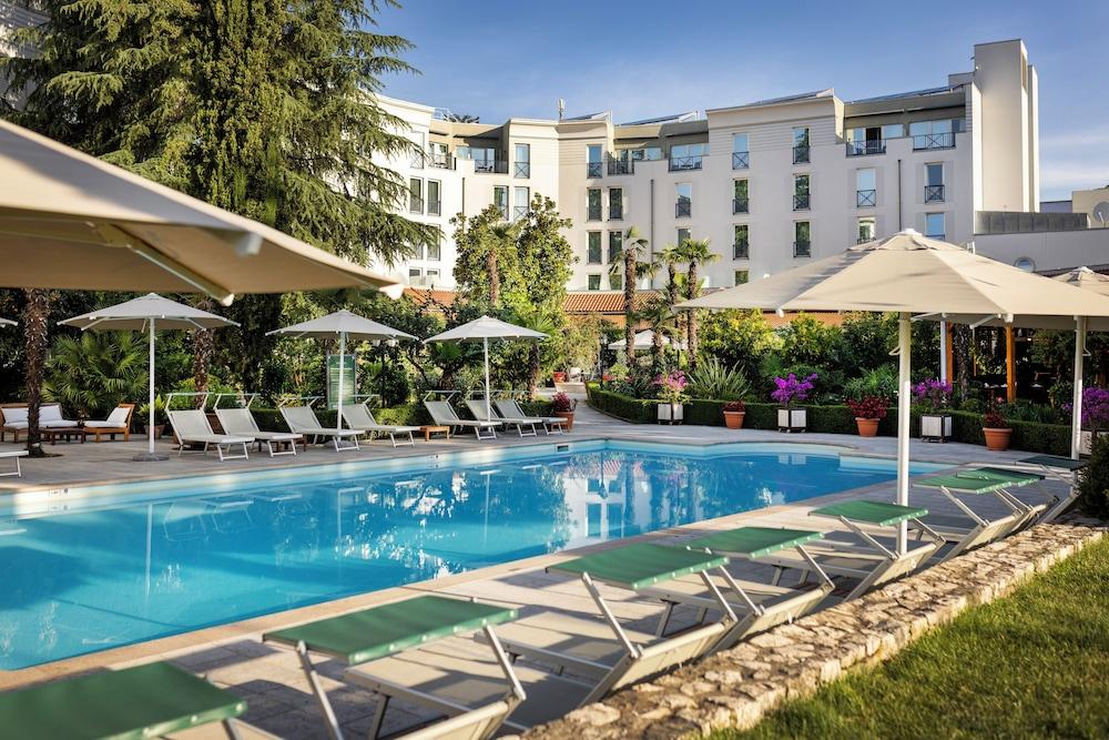 روجنر هوتيل تيرانا