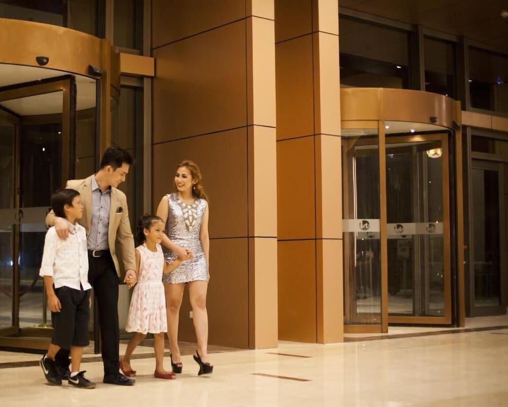 ويدس هوتل كلارك