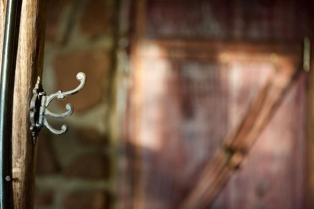 Baker & Sons Safari Company Room