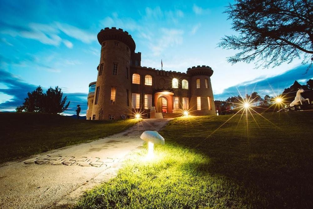 تافاريا كاسل