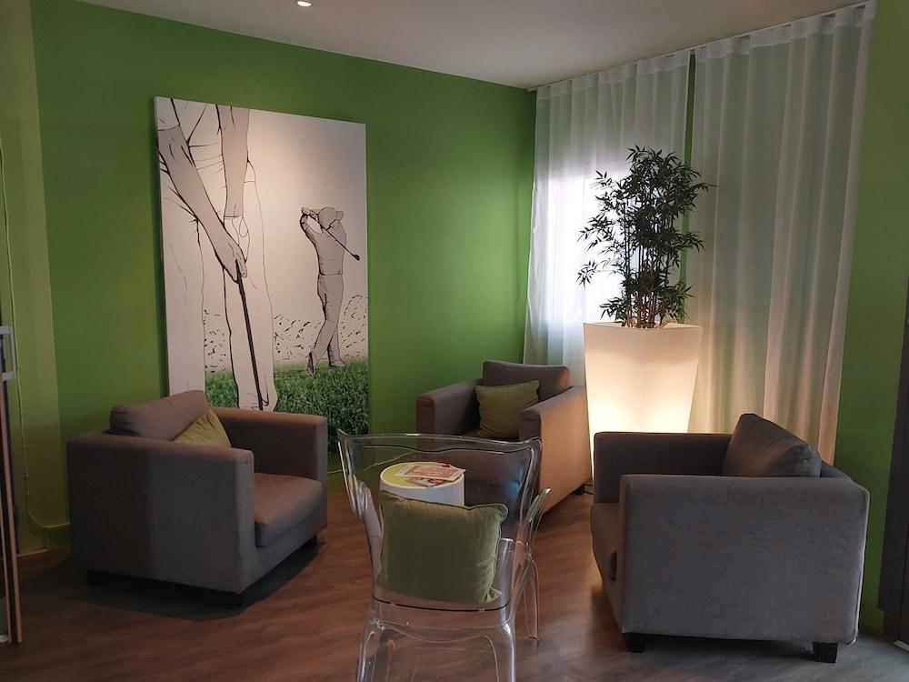 هوتل جولف فونتكود منطقة الجلوس في الردهة