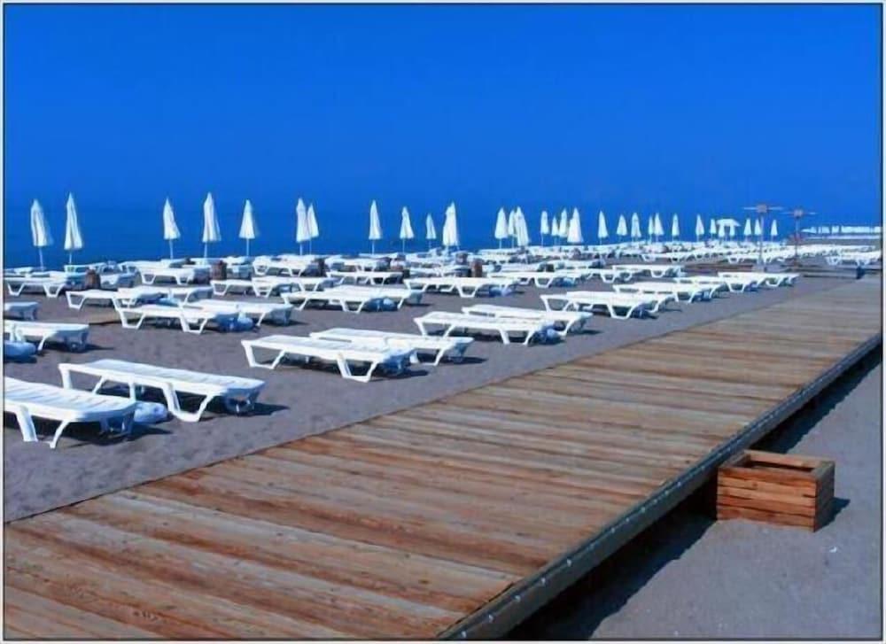 لارا كابريس هوتل الشاطئ