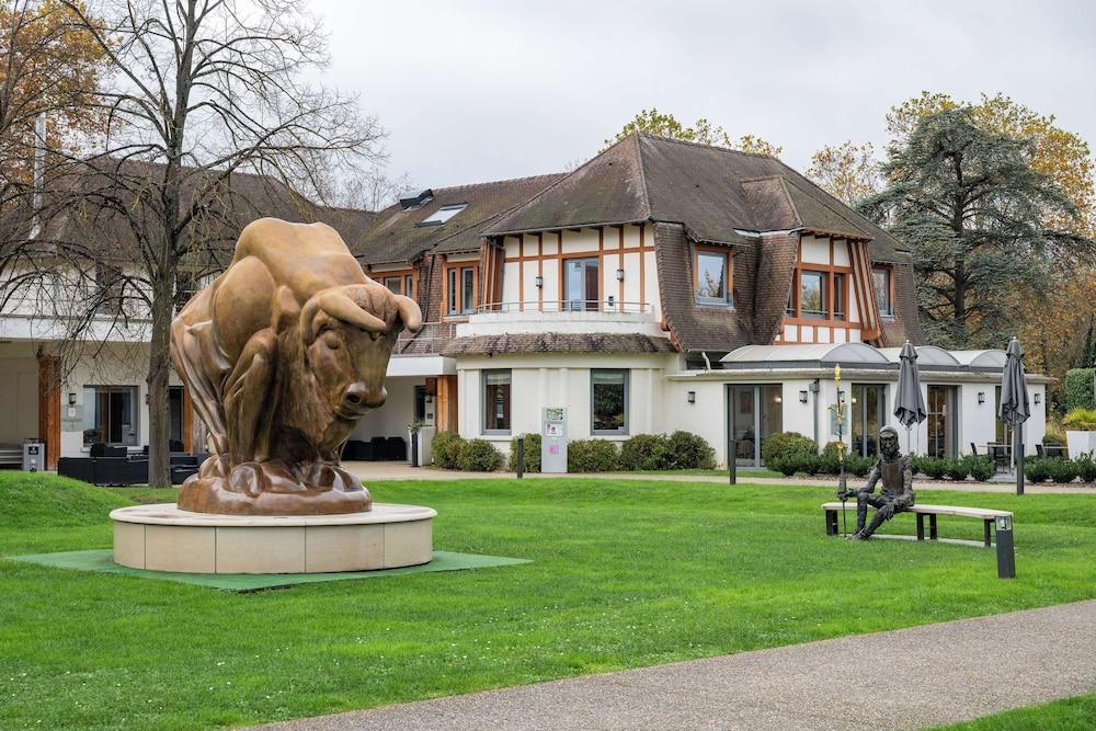 لو ريليه دو لا مالميسون، إيه ميمبر أوف راديسون إنديفيوالز