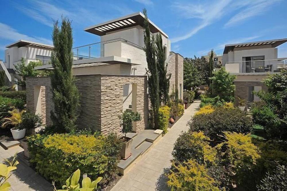 إي هوتل سبا آند ريزورت سيبرس المنطقة الخارجية