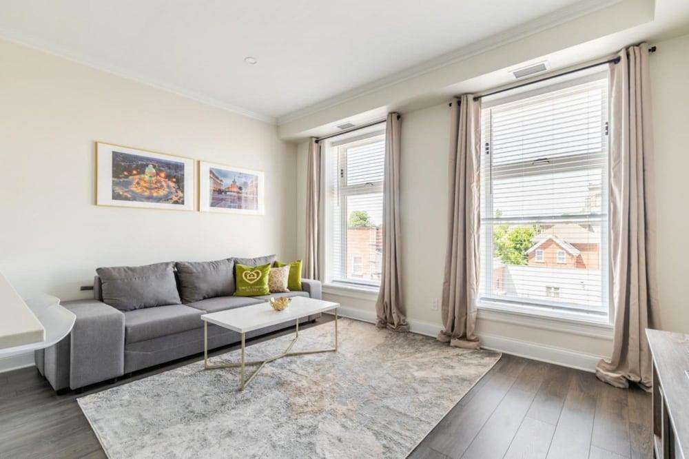 إيكونيك ريدا 1 بند يونيت بالكوني فري باركينج 1