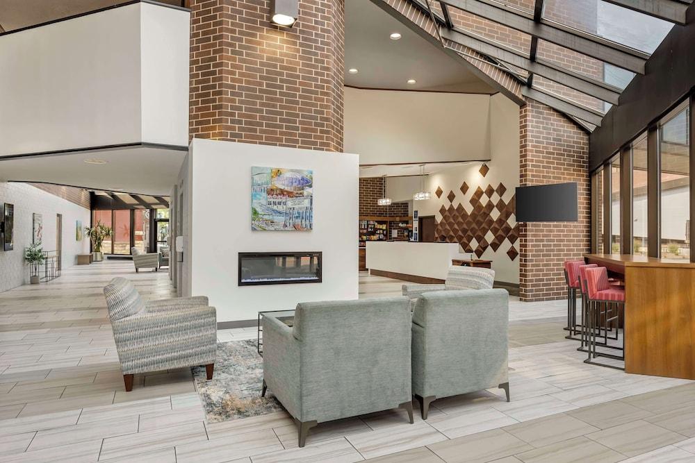 Best Western Plus Waterloo & Cedar Falls