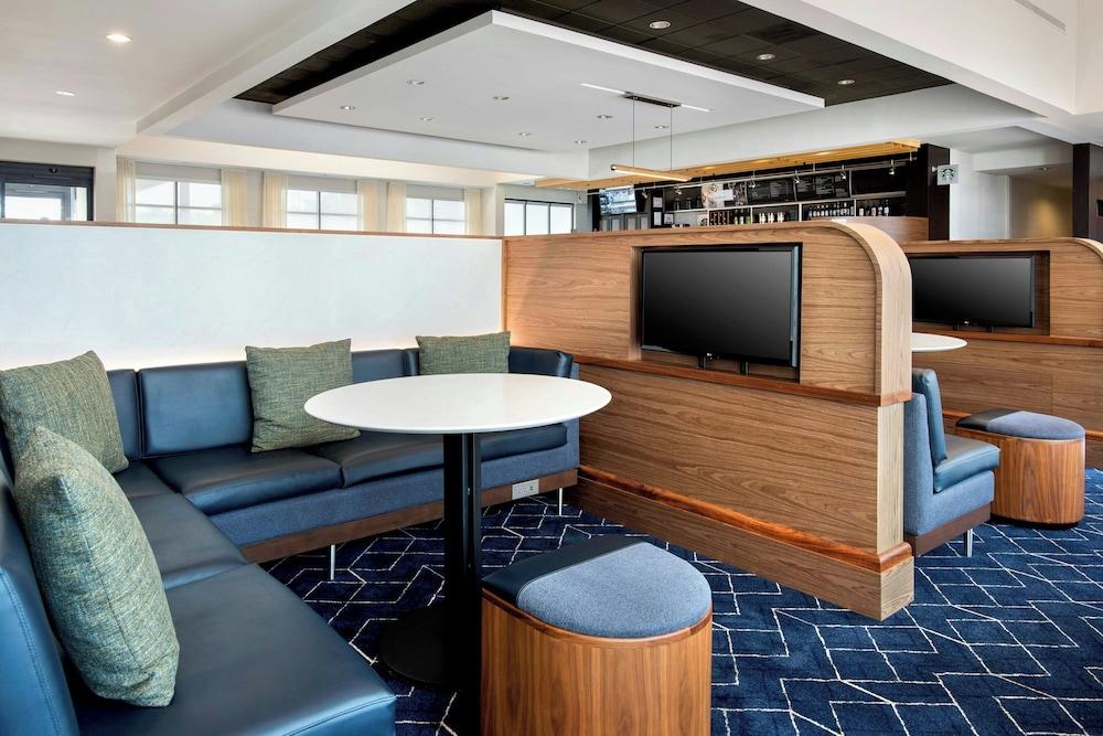 كورتيارد باي ماريوت ري منطقة الانتظار في الردهة