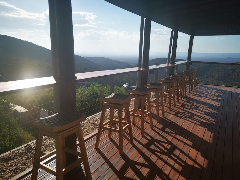 Kuzuko Lodge Property Grounds