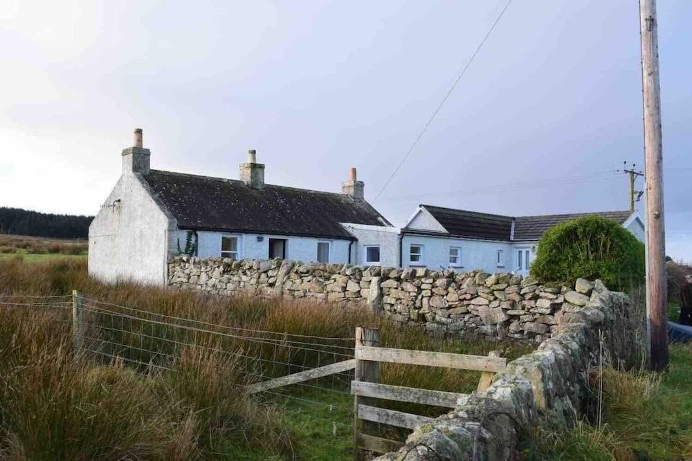 Quaint and Quirky Coastal Cottage Islay Exterior