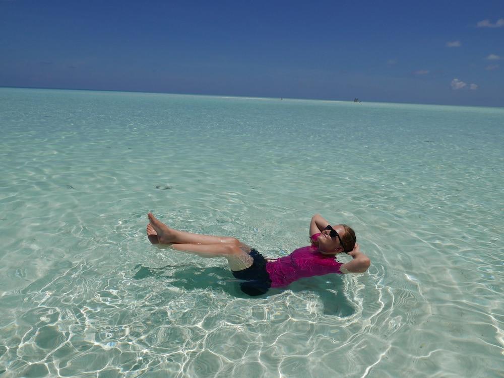 Feridhoo Inn Beach