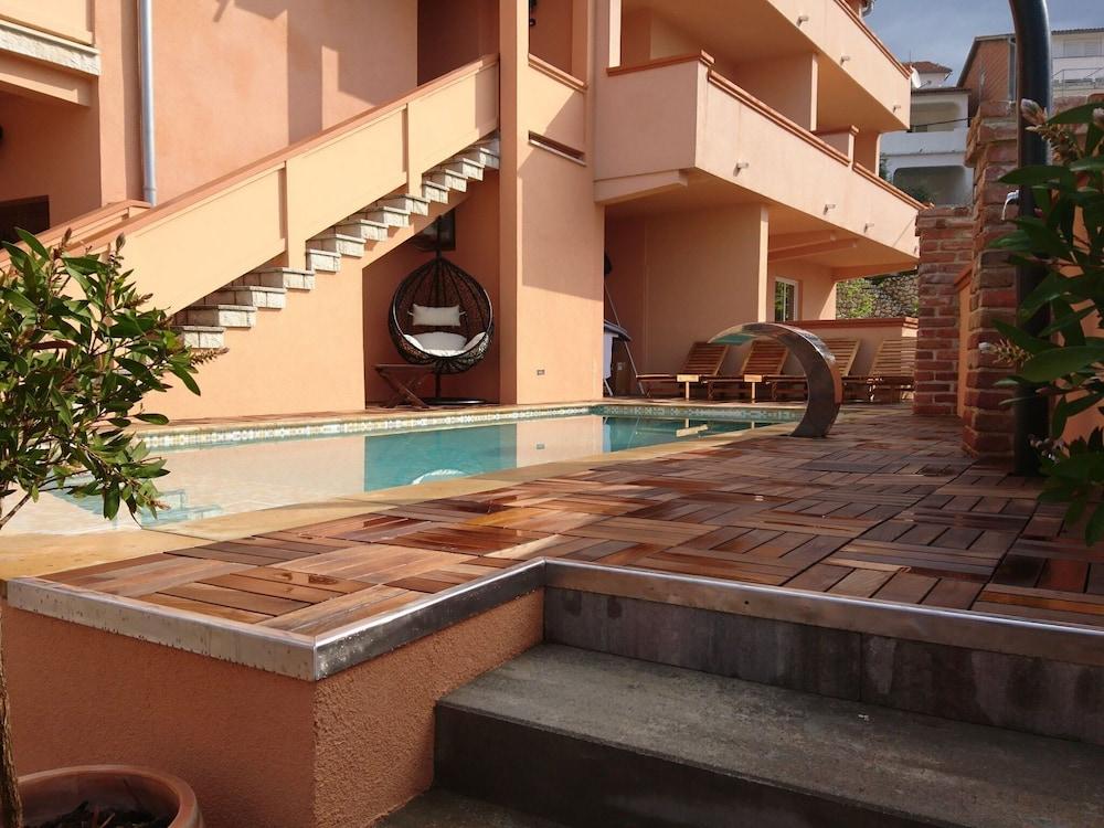 Apartment on the Beautiful Island of Rab, Near the Sea