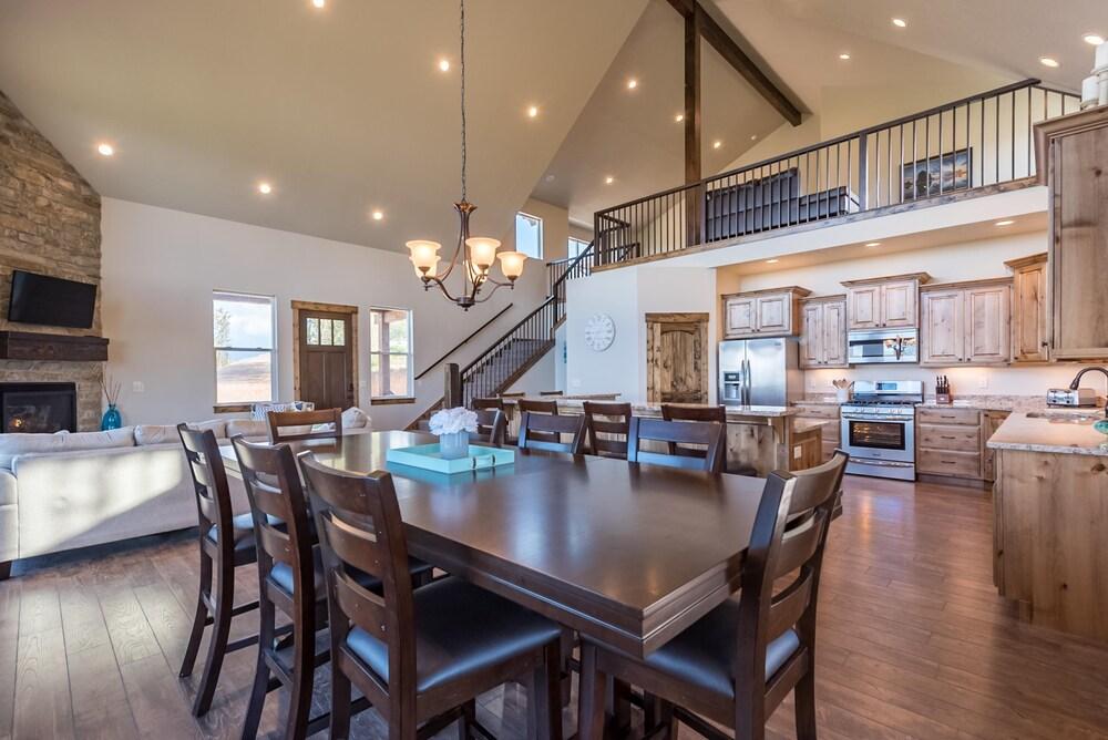 Shundahai Lodge With Bear Lake Luxury Rentals