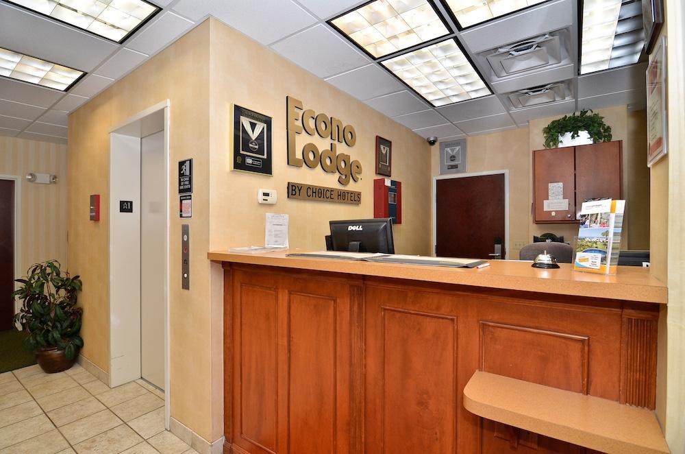 Econo Lodge Valdosta Mall Area Reception