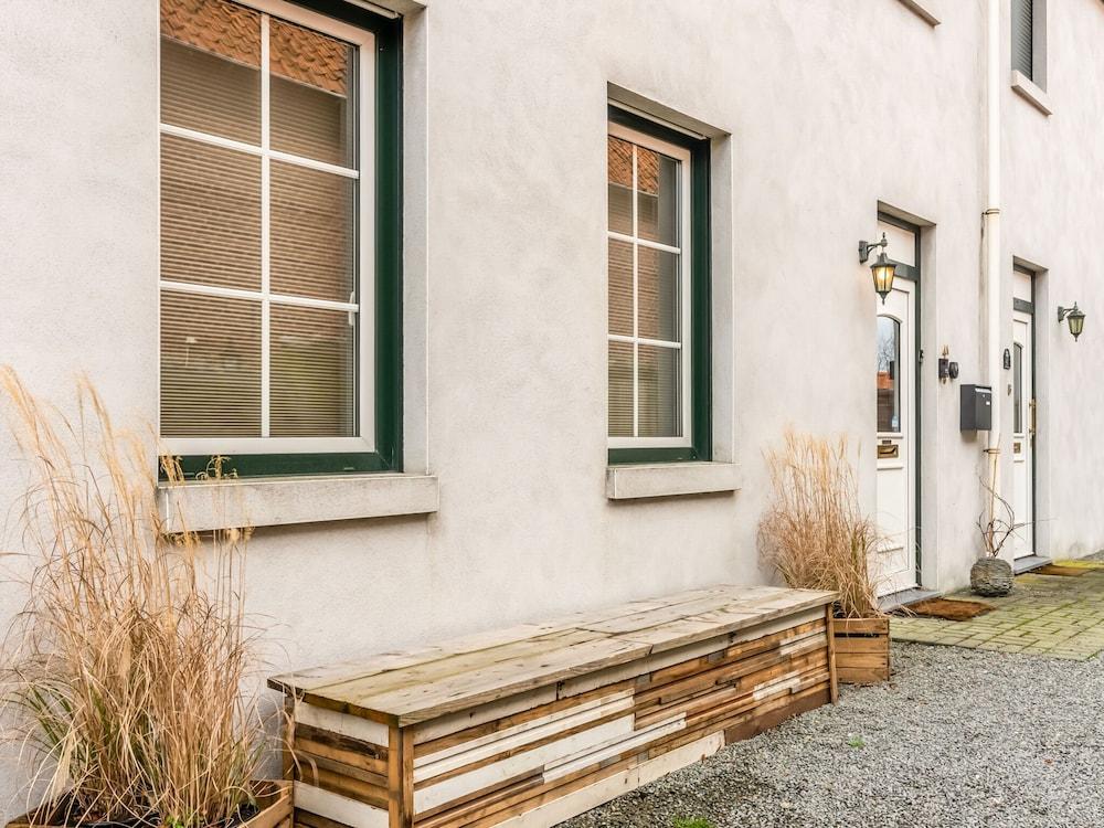 Lavish Holiday Home in Spaubeek With Bubble Bath