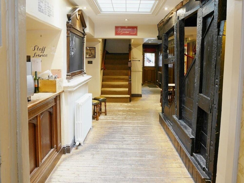 ذا آنجل هوتل داخلي