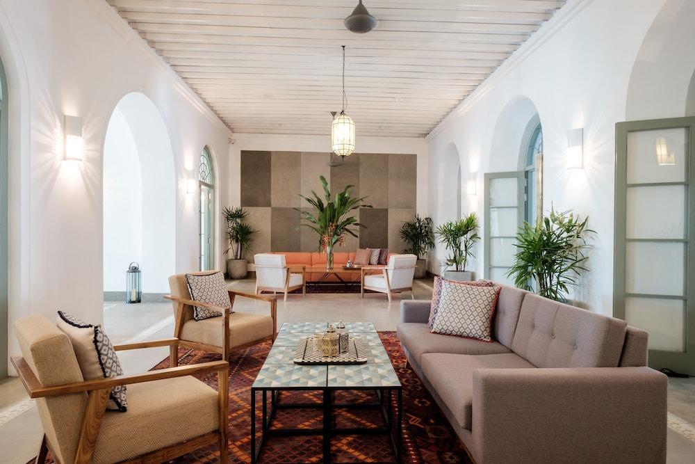 Fort Bazaar Lobby Sitting Area