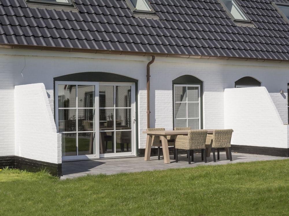 Apartment in Tasteful Farmhouse in De Cocksdorp, on the Wadden Island of Texel Exterior