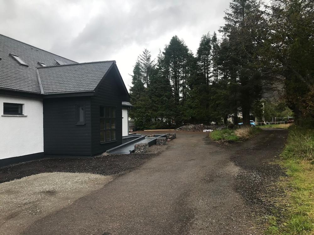 The Shack and Pods at Inchree Exterior