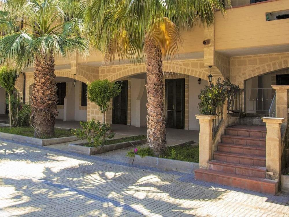 Enticing Apartment in Campofelice di Roccella With Pool Exterior